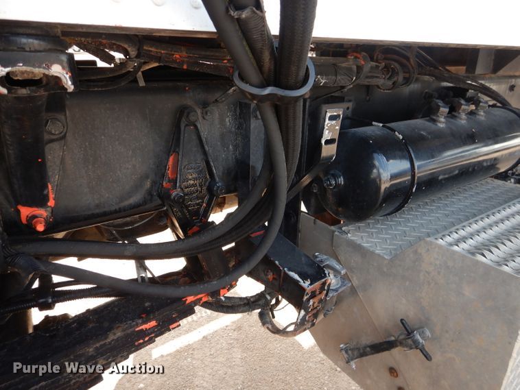 image for item DJ8766 1997 Peterbilt 357  flatbed truck