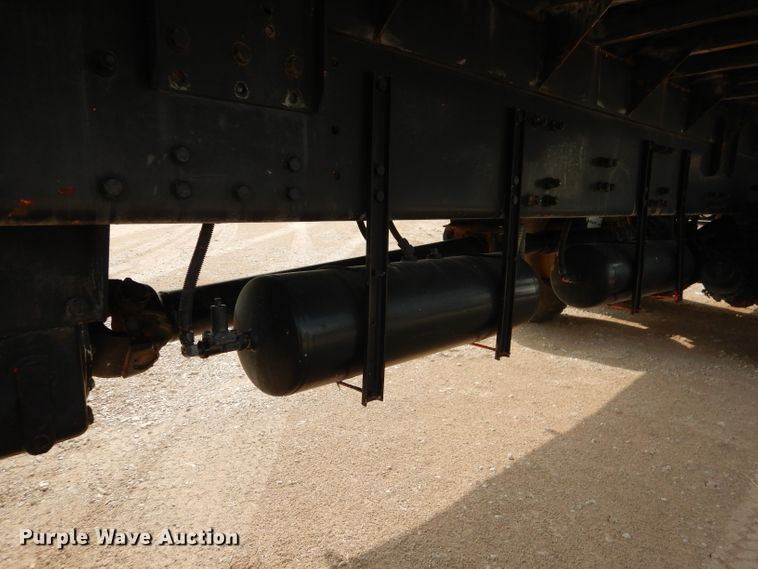 image for item DJ8766 1997 Peterbilt 357  flatbed truck