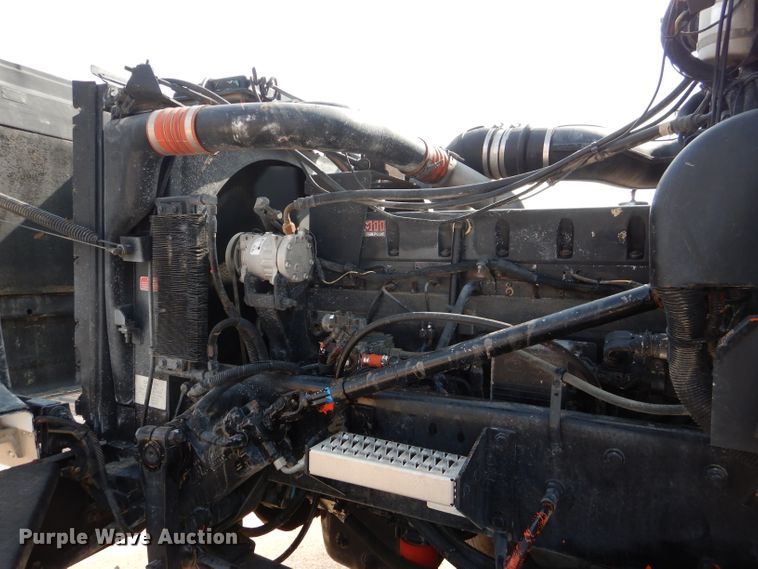 image for item DJ8766 1997 Peterbilt 357  flatbed truck