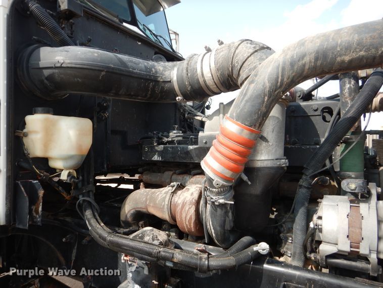 image for item DJ8766 1997 Peterbilt 357  flatbed truck