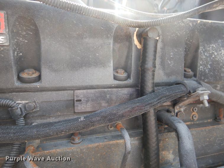 image for item DJ8766 1997 Peterbilt 357  flatbed truck