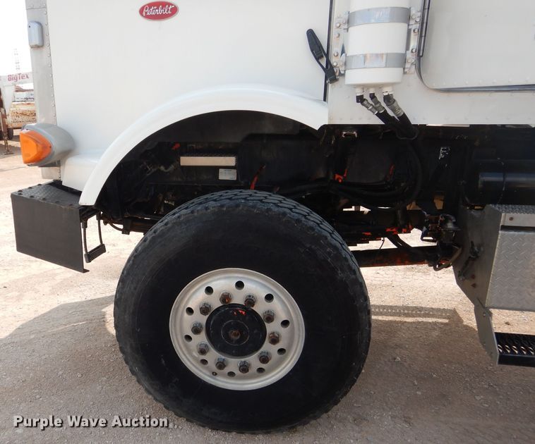 image for item DJ8766 1997 Peterbilt 357  flatbed truck