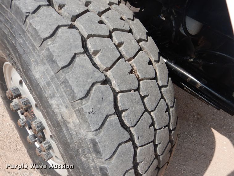 image for item DJ8766 1997 Peterbilt 357  flatbed truck