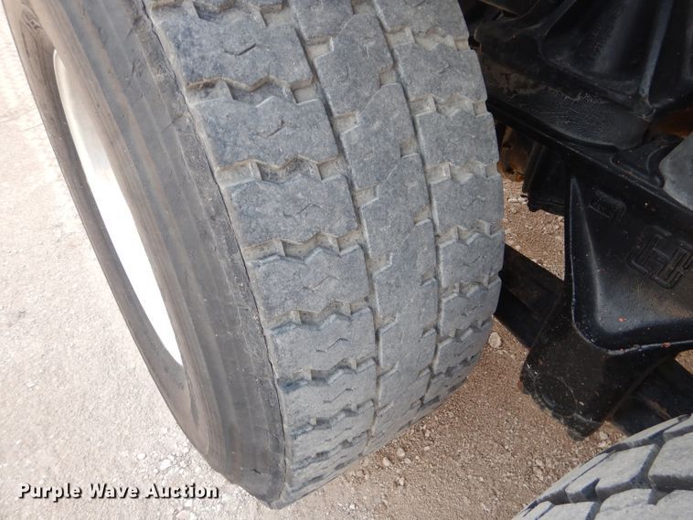 image for item DJ8766 1997 Peterbilt 357  flatbed truck