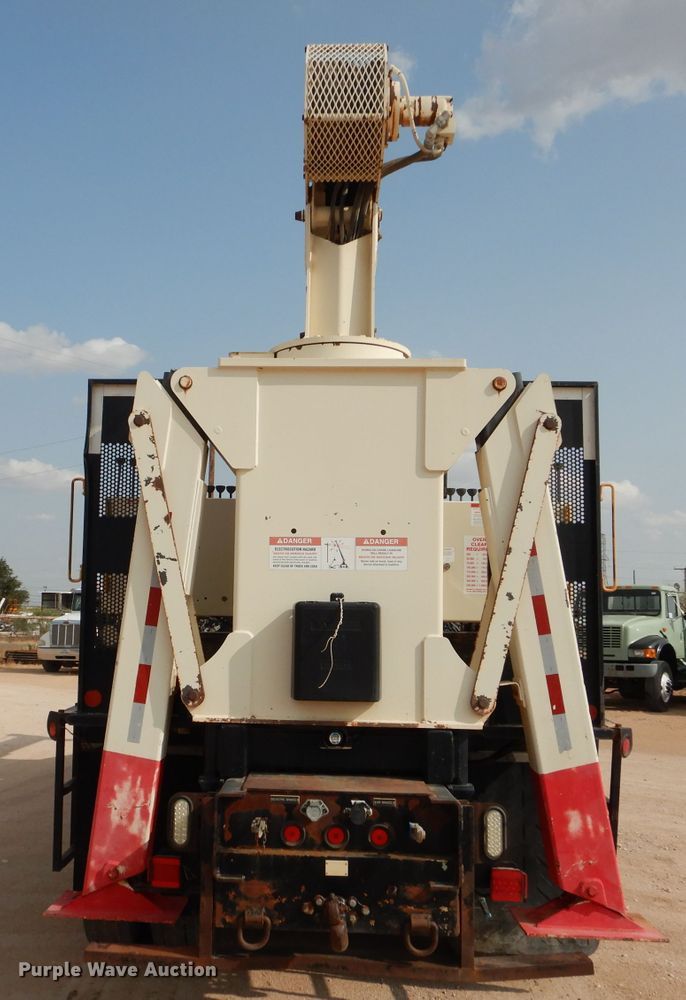 image for item DJ8767 2002 Volvo VHD  crane truck