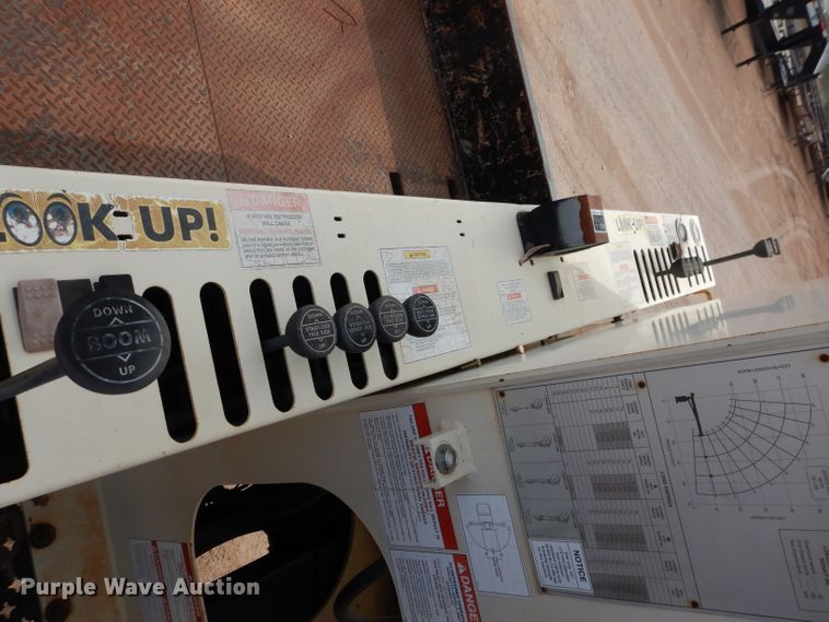 image for item DJ8767 2002 Volvo VHD  crane truck