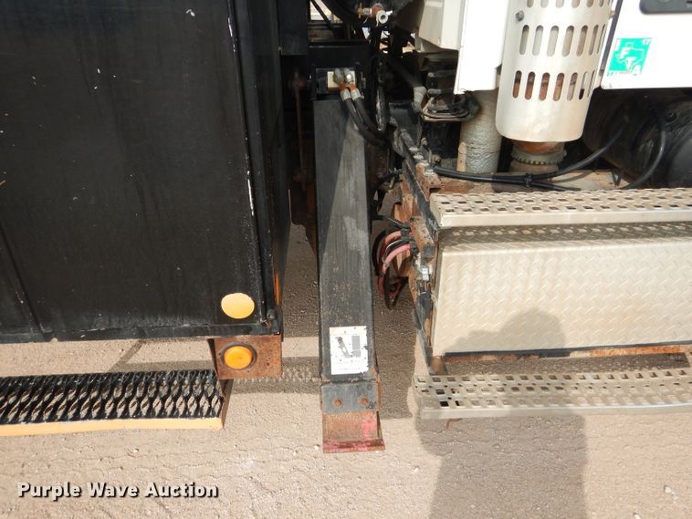 image for item DJ8767 2002 Volvo VHD  crane truck