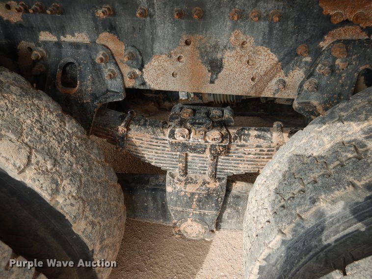 image for item DJ8767 2002 Volvo VHD  crane truck