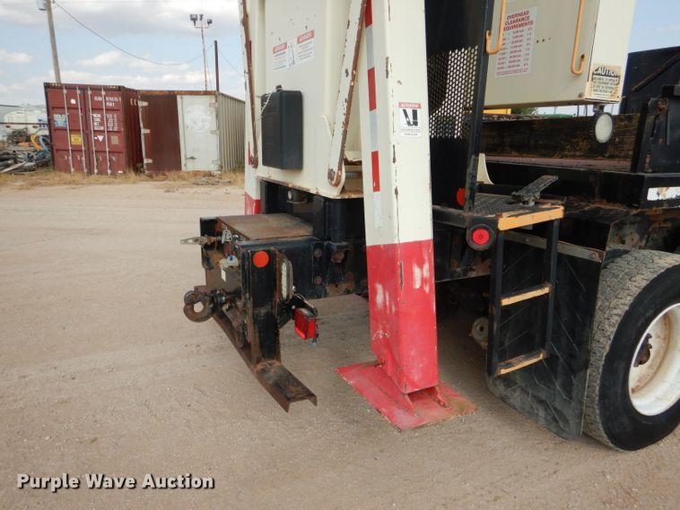 image for item DJ8767 2002 Volvo VHD  crane truck