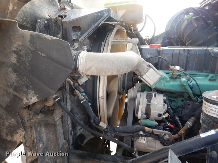 image for item DJ8767 2002 Volvo VHD  crane truck