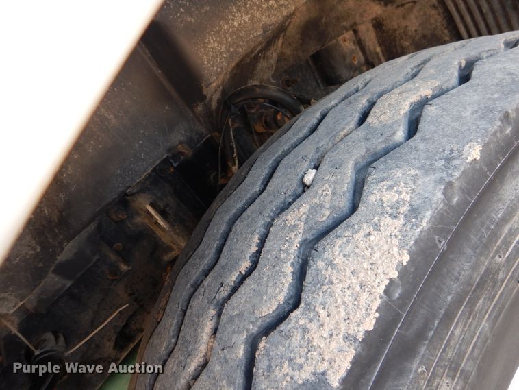 image for item DJ8767 2002 Volvo VHD  crane truck