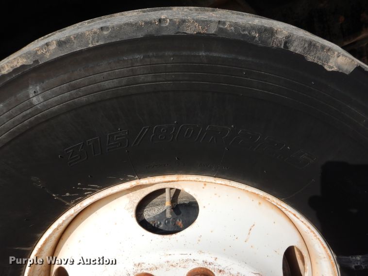 image for item DJ8767 2002 Volvo VHD  crane truck