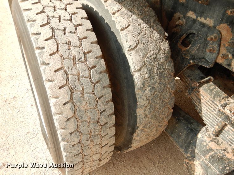 image for item DJ8767 2002 Volvo VHD  crane truck