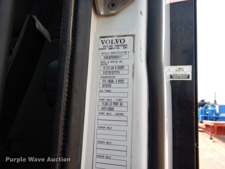 image for item DJ8767 2002 Volvo VHD  crane truck