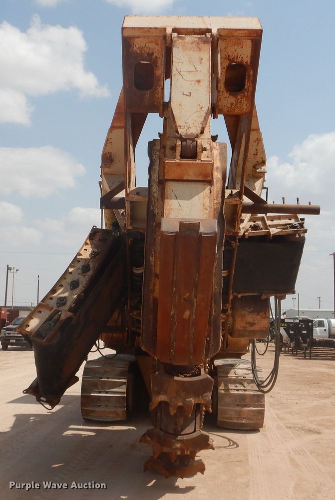 image for item DJ8769 1994 Capitol CTC 800  bucket wheel trencher with chain attachment