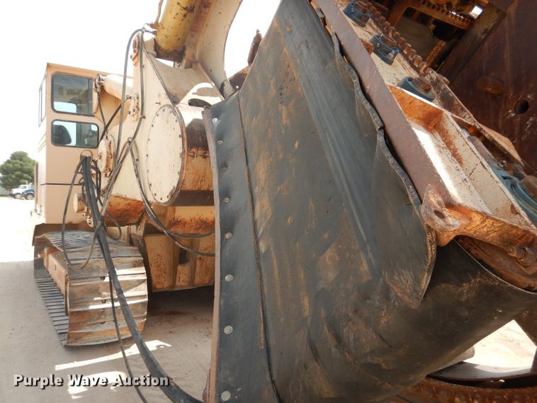 image for item DJ8769 1994 Capitol CTC 800  bucket wheel trencher with chain attachment