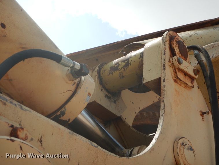 image for item DJ8769 1994 Capitol CTC 800  bucket wheel trencher with chain attachment