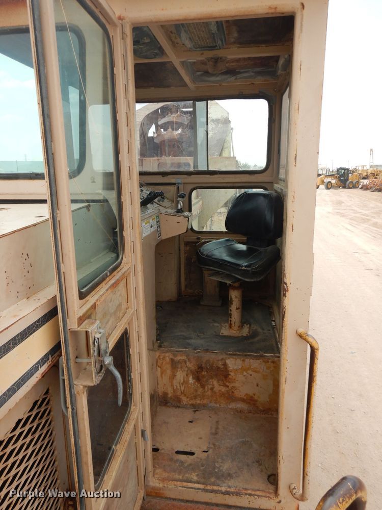 image for item DJ8769 1994 Capitol CTC 800  bucket wheel trencher with chain attachment