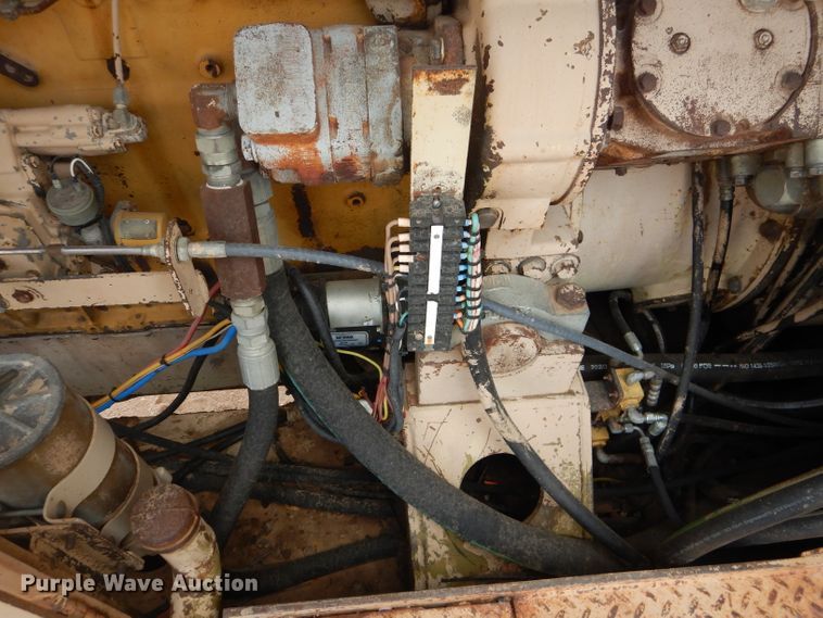 image for item DJ8769 1994 Capitol CTC 800  bucket wheel trencher with chain attachment