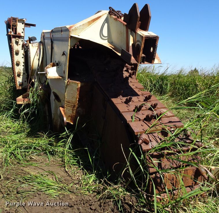 image for item DJ8769 1994 Capitol CTC 800  bucket wheel trencher with chain attachment