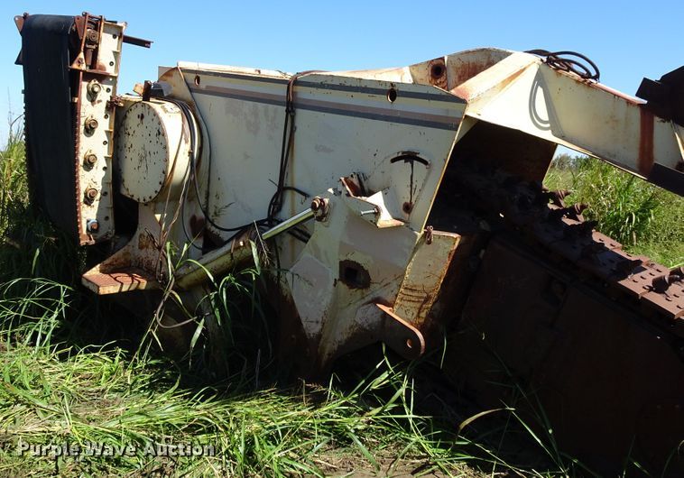 image for item DJ8769 1994 Capitol CTC 800  bucket wheel trencher with chain attachment
