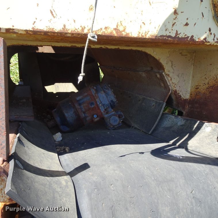 image for item DJ8769 1994 Capitol CTC 800  bucket wheel trencher with chain attachment