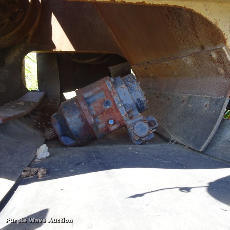 image for item DJ8769 1994 Capitol CTC 800  bucket wheel trencher with chain attachment