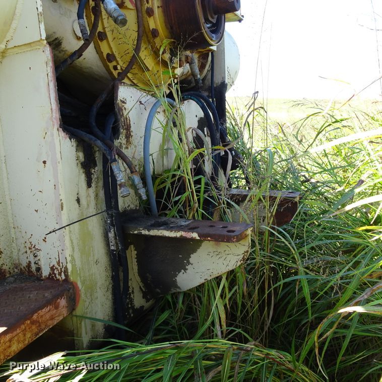 image for item DJ8769 1994 Capitol CTC 800  bucket wheel trencher with chain attachment