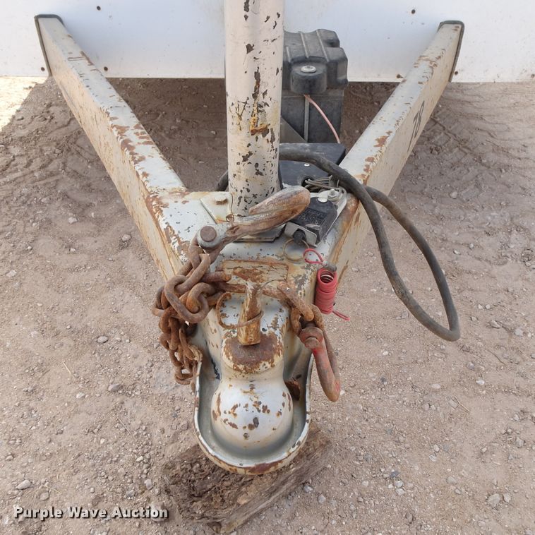 image for item DJ8774 2005 Wells enclosed cargo trailer