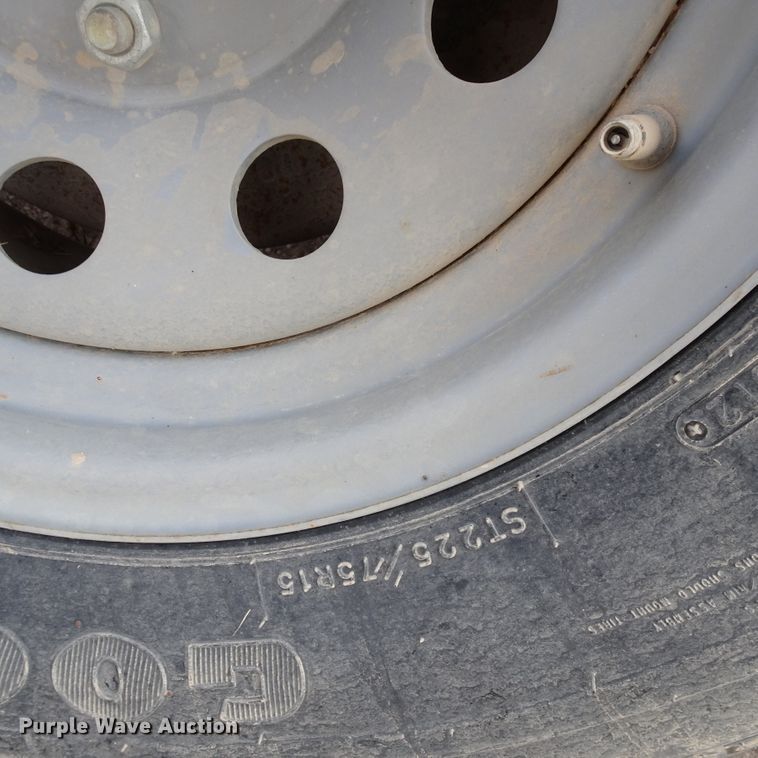 image for item DJ8774 2005 Wells enclosed cargo trailer