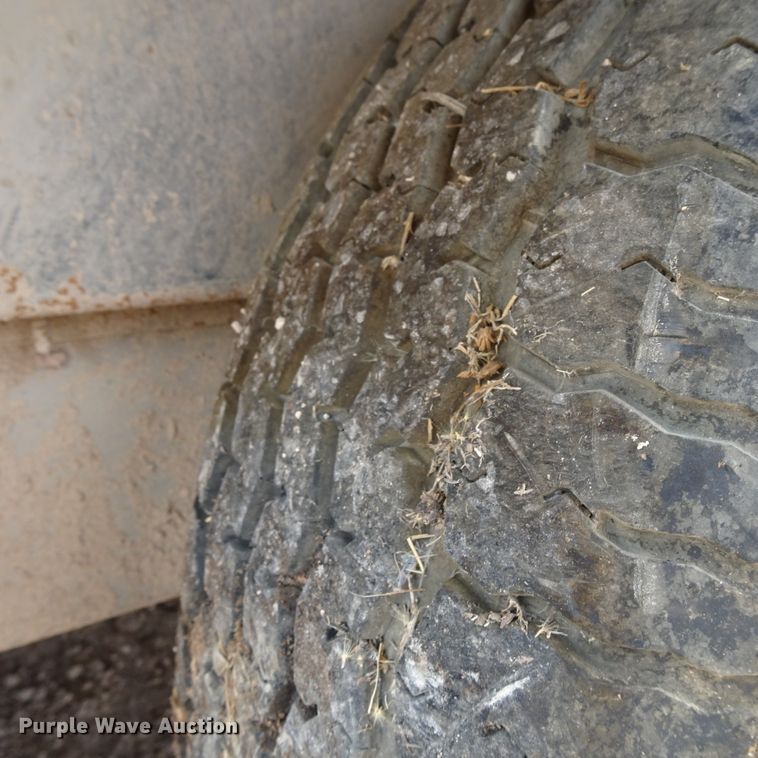 image for item DJ8774 2005 Wells enclosed cargo trailer