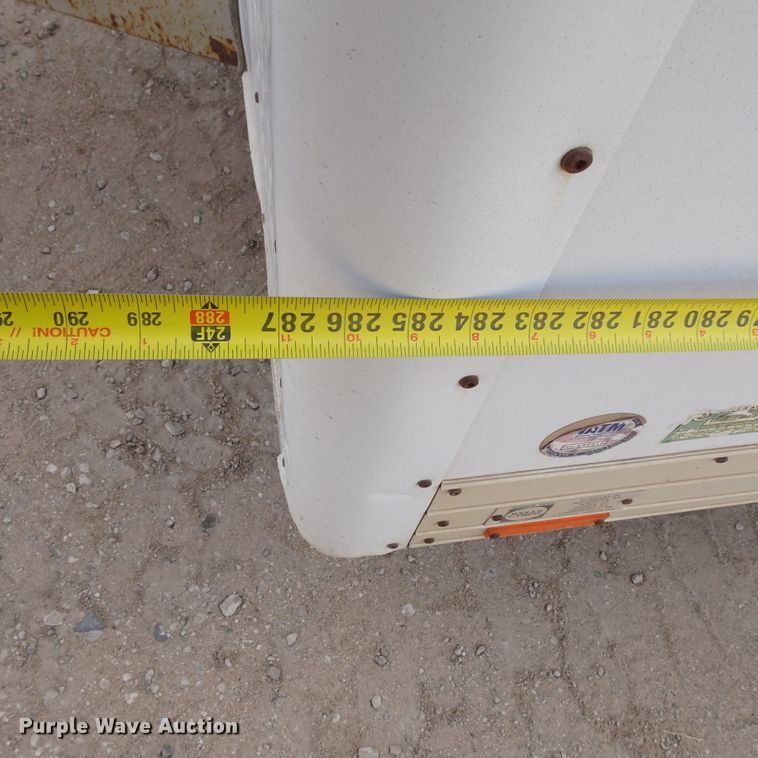 image for item DJ8774 2005 Wells enclosed cargo trailer