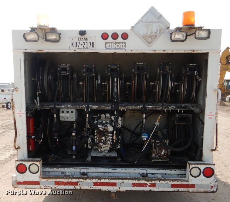 image for item DJ8775 2002 Ford F750 Super Duty  service truck