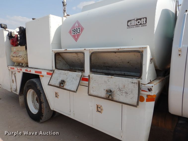 image for item DJ8775 2002 Ford F750 Super Duty  service truck