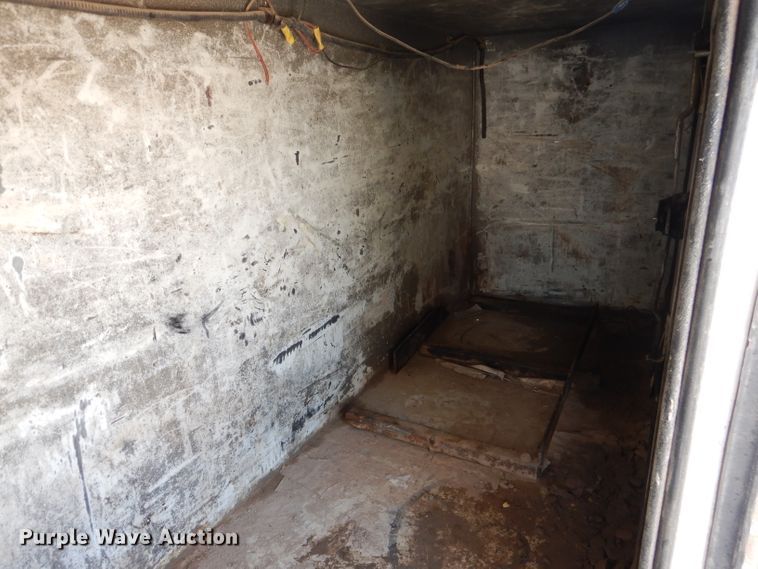 image for item DJ8775 2002 Ford F750 Super Duty  service truck