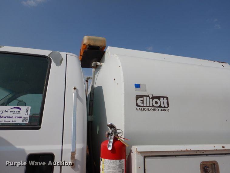 image for item DJ8775 2002 Ford F750 Super Duty  service truck