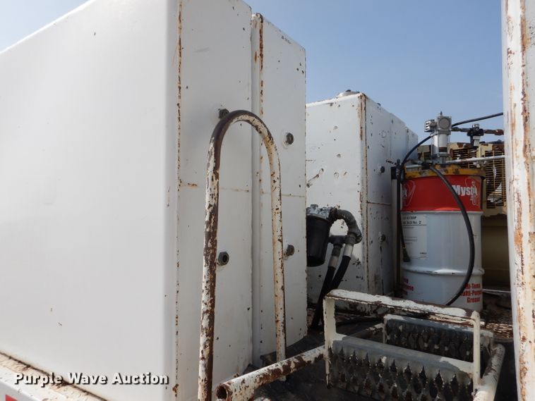 image for item DJ8775 2002 Ford F750 Super Duty  service truck