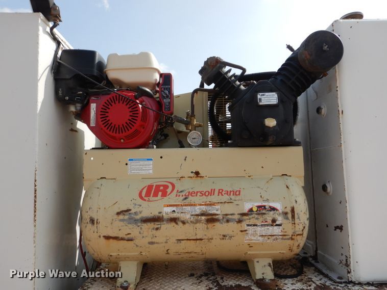 image for item DJ8775 2002 Ford F750 Super Duty  service truck