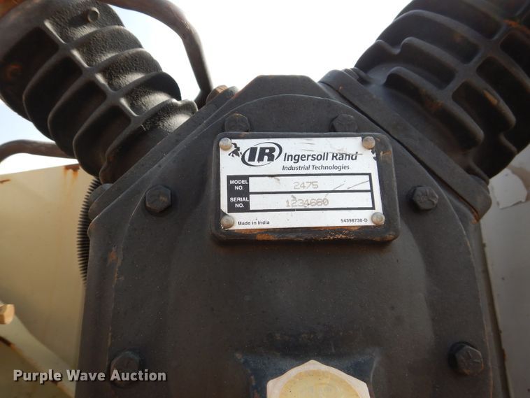 image for item DJ8775 2002 Ford F750 Super Duty  service truck