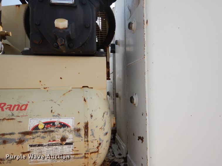 image for item DJ8775 2002 Ford F750 Super Duty  service truck