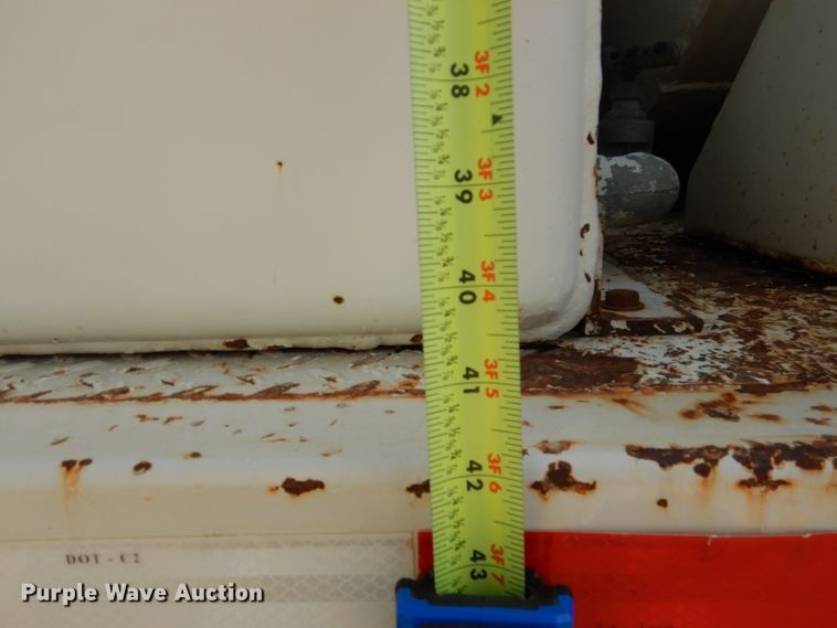 image for item DJ8775 2002 Ford F750 Super Duty  service truck