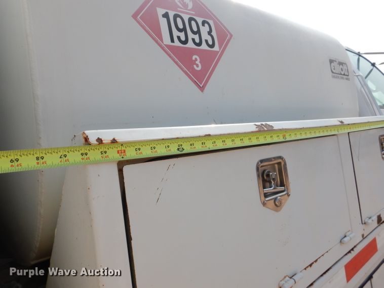 image for item DJ8775 2002 Ford F750 Super Duty  service truck