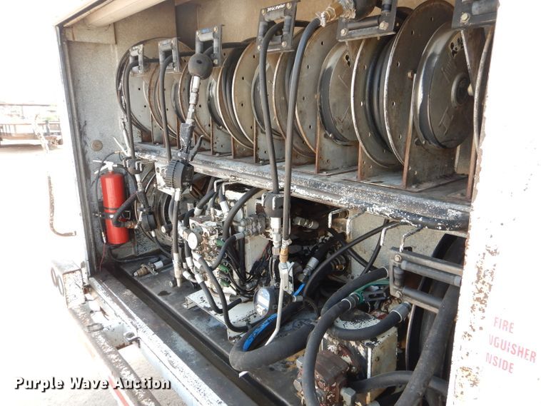 image for item DJ8775 2002 Ford F750 Super Duty  service truck