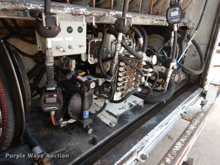 image for item DJ8775 2002 Ford F750 Super Duty  service truck