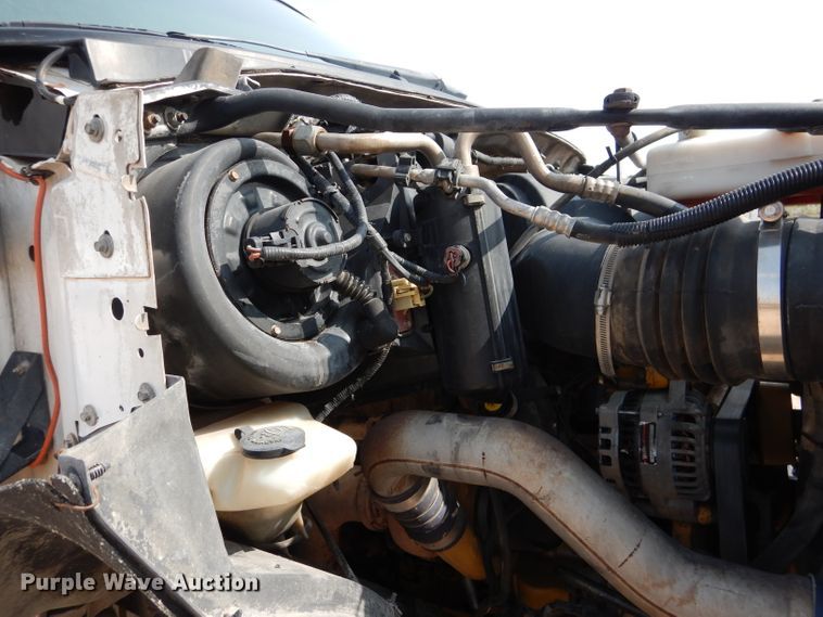 image for item DJ8775 2002 Ford F750 Super Duty  service truck