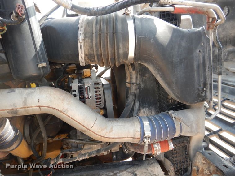 image for item DJ8775 2002 Ford F750 Super Duty  service truck