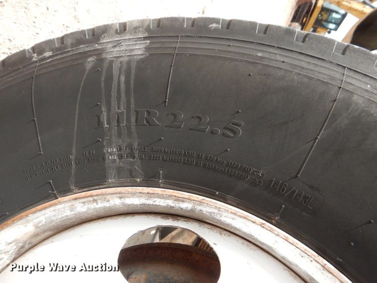 image for item DJ8775 2002 Ford F750 Super Duty  service truck