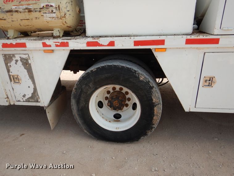 image for item DJ8775 2002 Ford F750 Super Duty  service truck