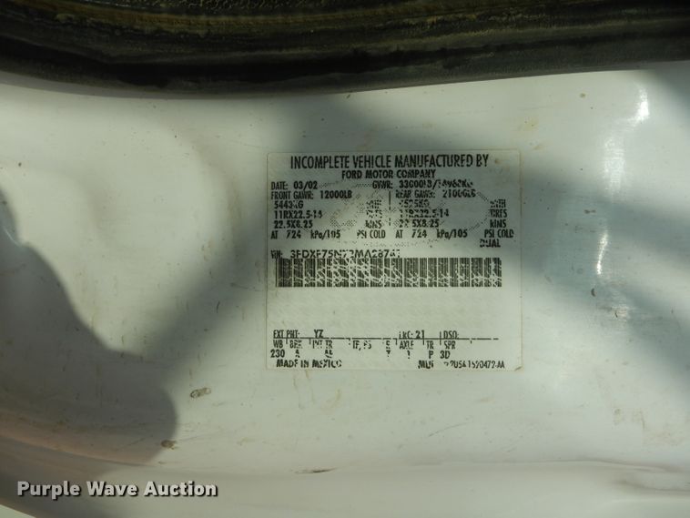 image for item DJ8775 2002 Ford F750 Super Duty  service truck