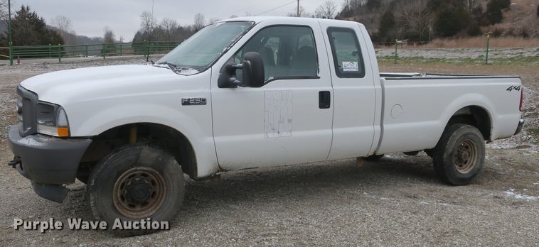 image for item DB10037 2003 Ford F250 Super Duty SuperCab pickup truck